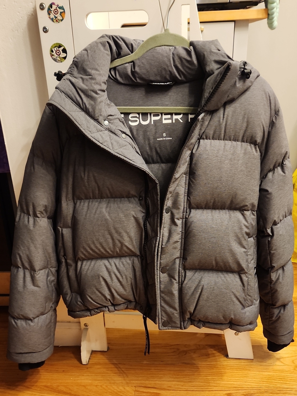 ARITZIA The SUPER PUFF Charcoal Grey Hooded Quilted Short Puffer Jacket